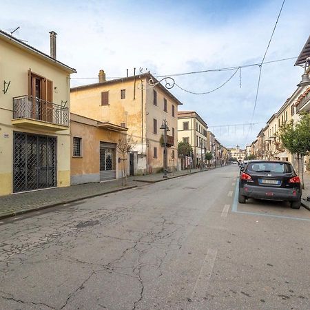 La Verde Rosa - Casa Vacanze A Due Passi Dal Lago Marta Luaran gambar