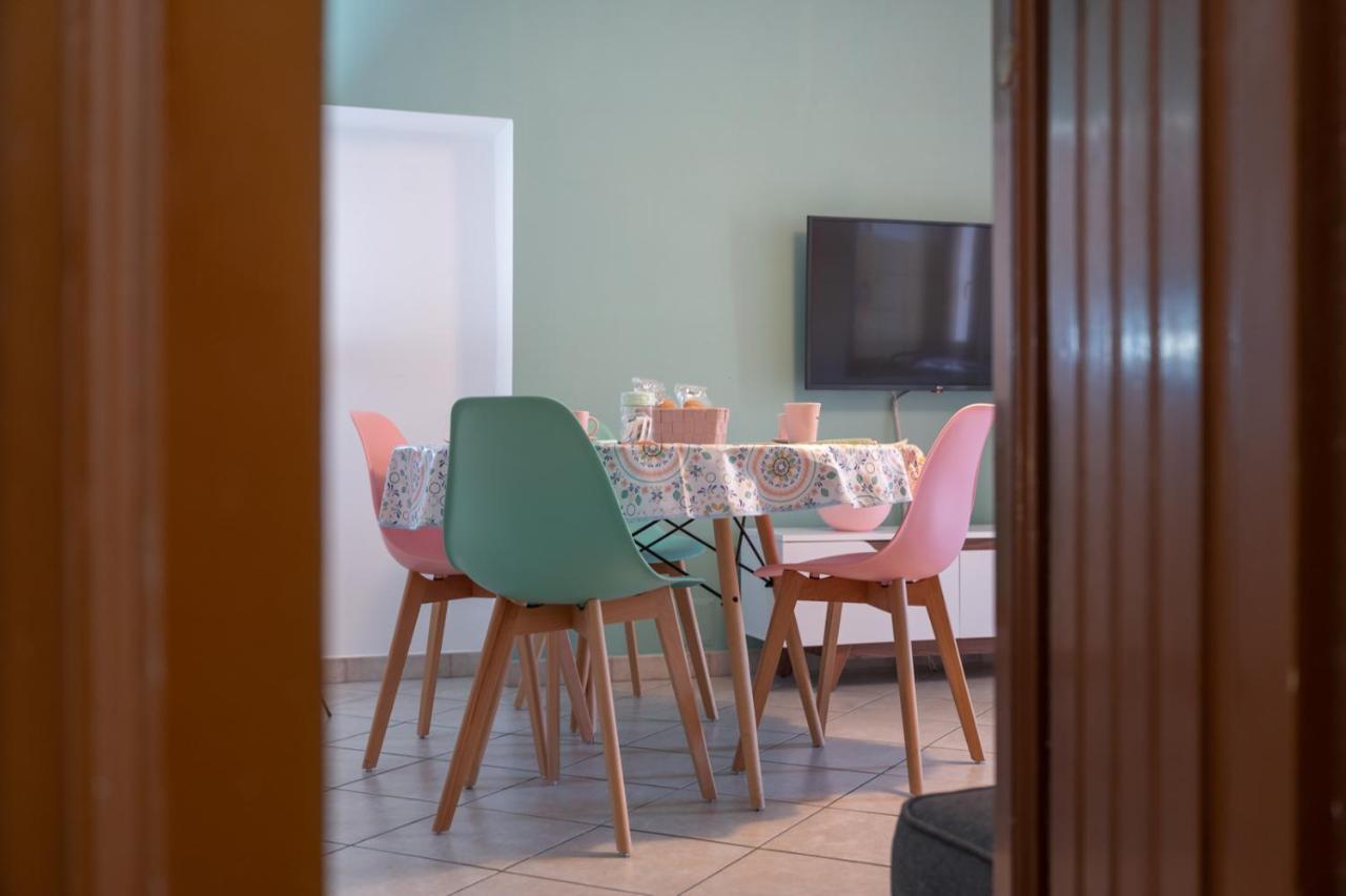 La Verde Rosa - Casa Vacanze A Due Passi Dal Lago Marta Luaran gambar